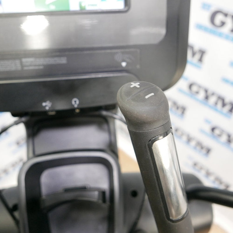 Refurbished Life Fitness 95X Elevation Series Discover SI Cross Trainer